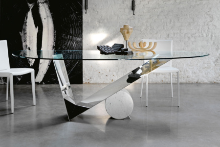 Valentinox Dining Table