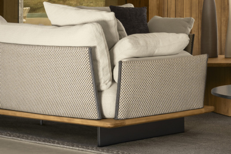 Venice Chaise Lounge with Table