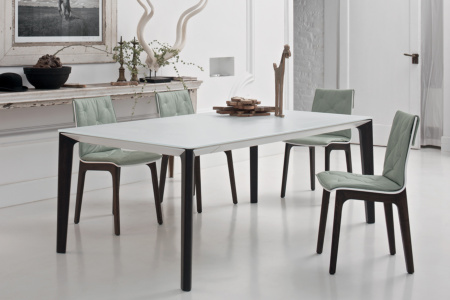 Versus Extension Dining Table
