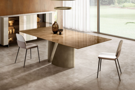 Wadi Dining Table