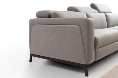 Wagner Sectional Sofa With Recliner