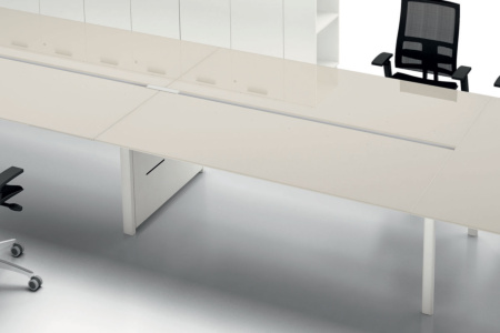 Yo XL Conference Table