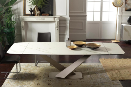 Zeus Dining Table