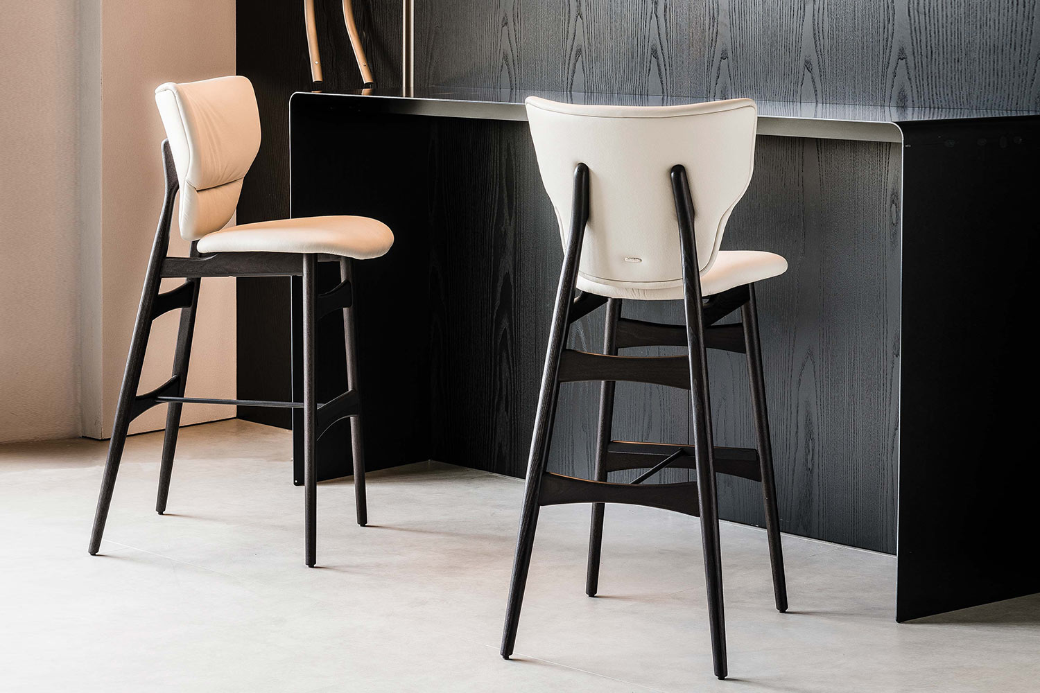 Dumbo Bar Stool