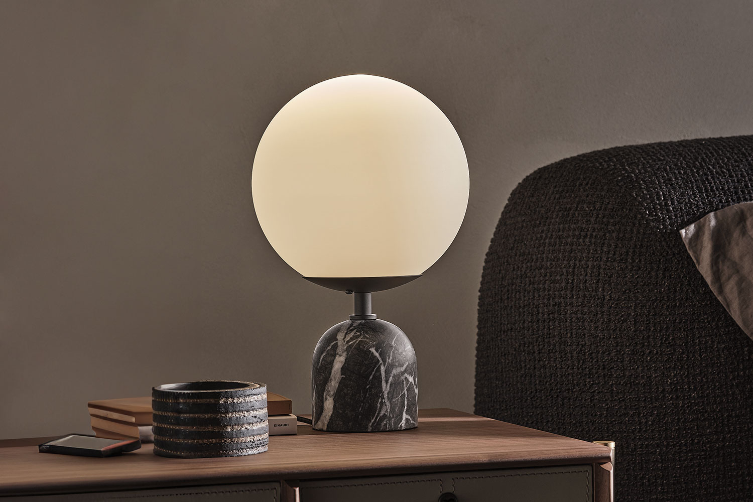 Ekero Spheric Table Lamp