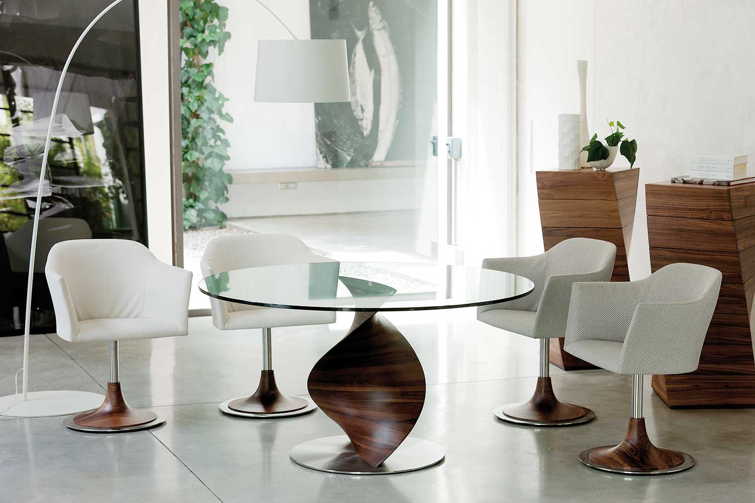 Elika Round Dining Table