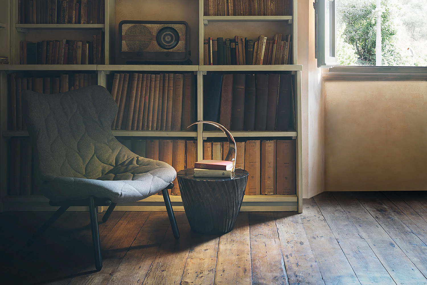 Foliage Fire-Resistant Lounge Chair