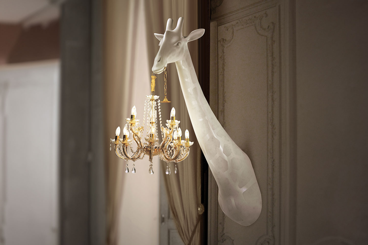 Giraffe In Love Wall Lamp