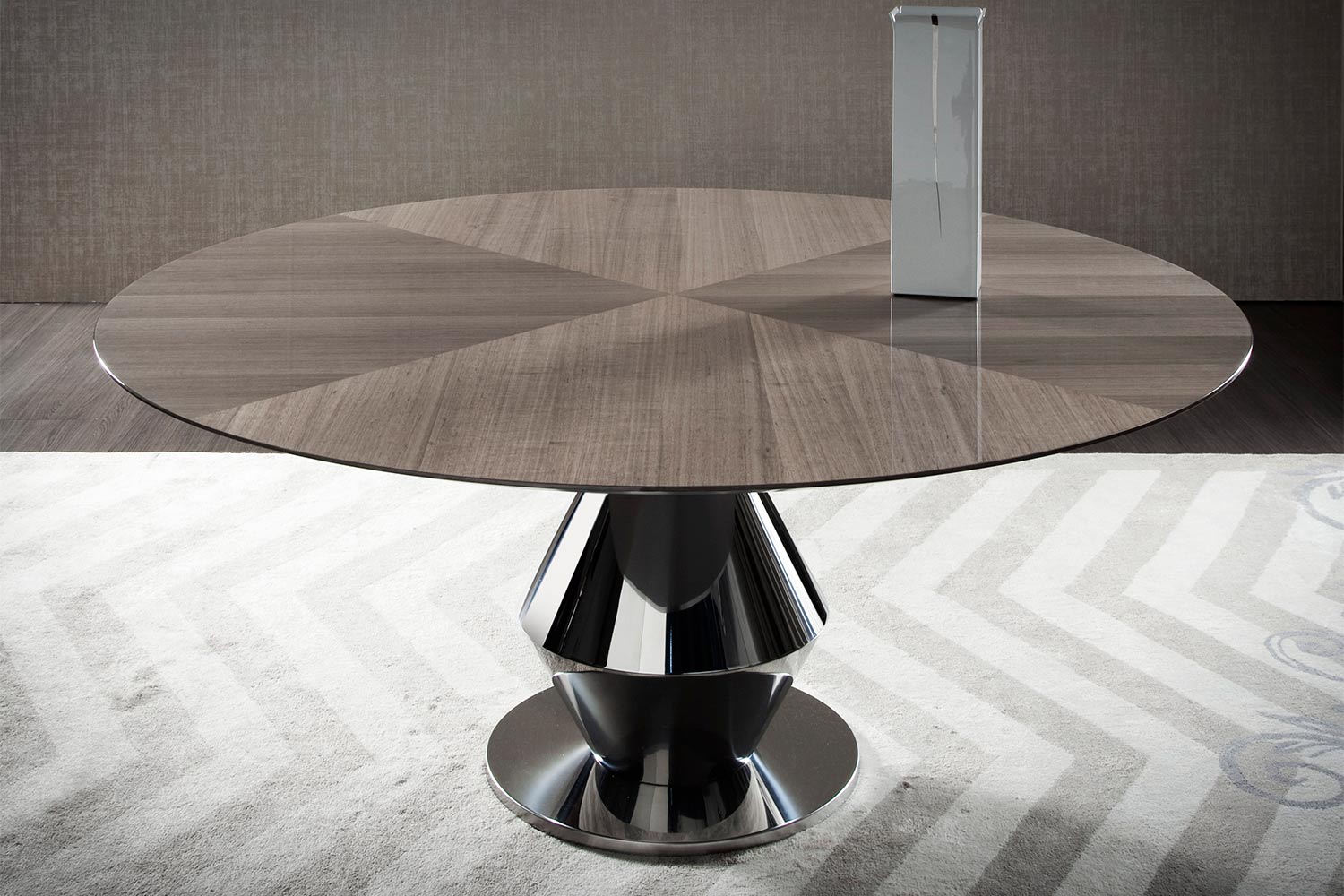 Grand Palais Round Dining Table