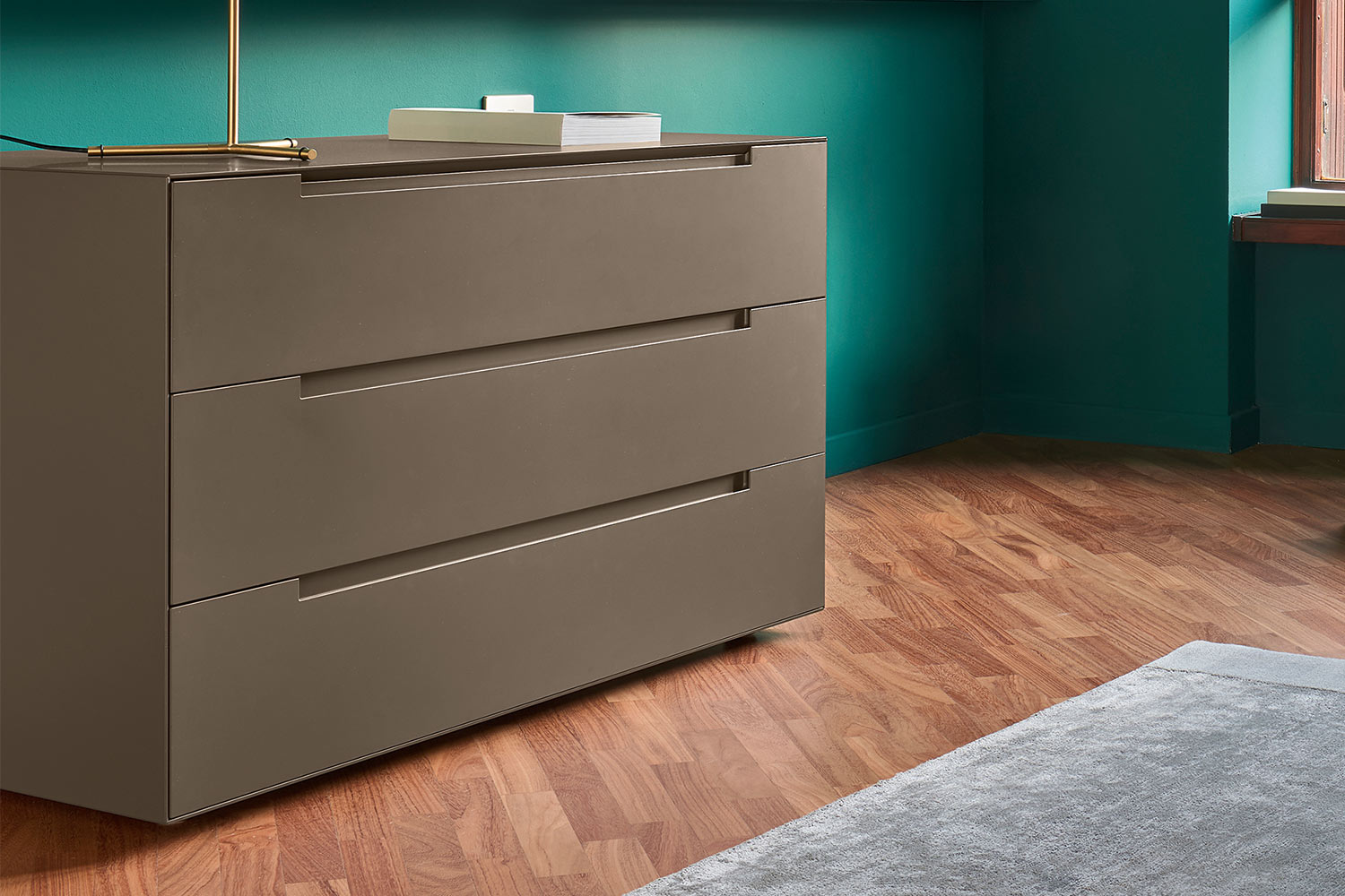 Iseo Dresser
