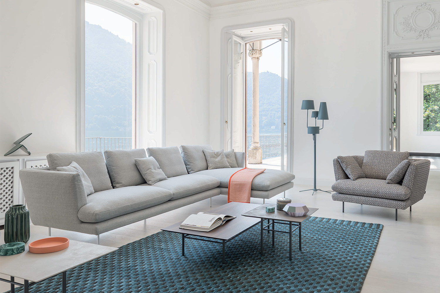 Lars Sectional Sofa With Chaise