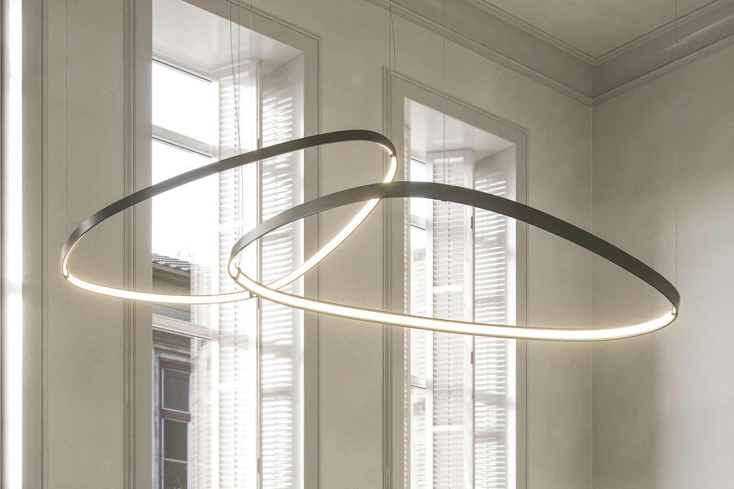 Magellano Magnum Suspension Light