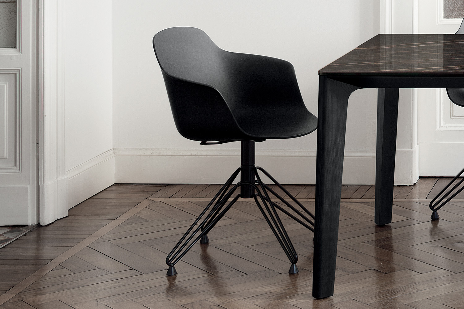 Mood Swivel Dining Chair