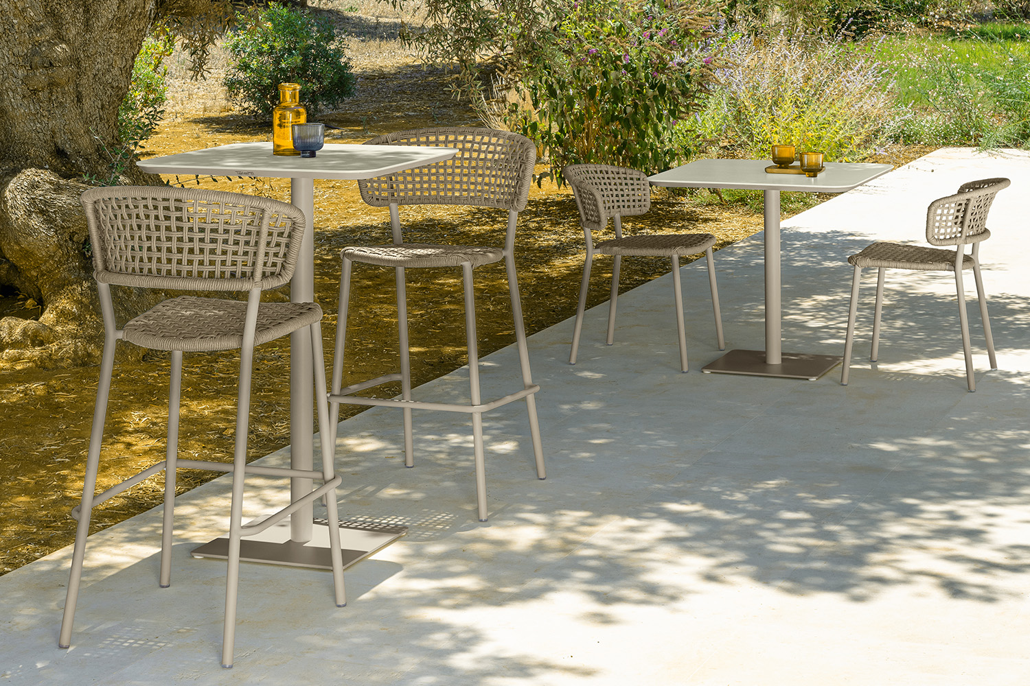 Moon Alu Bistro Table