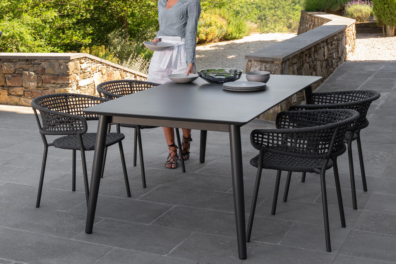 Moon Alu Extension Dining Table