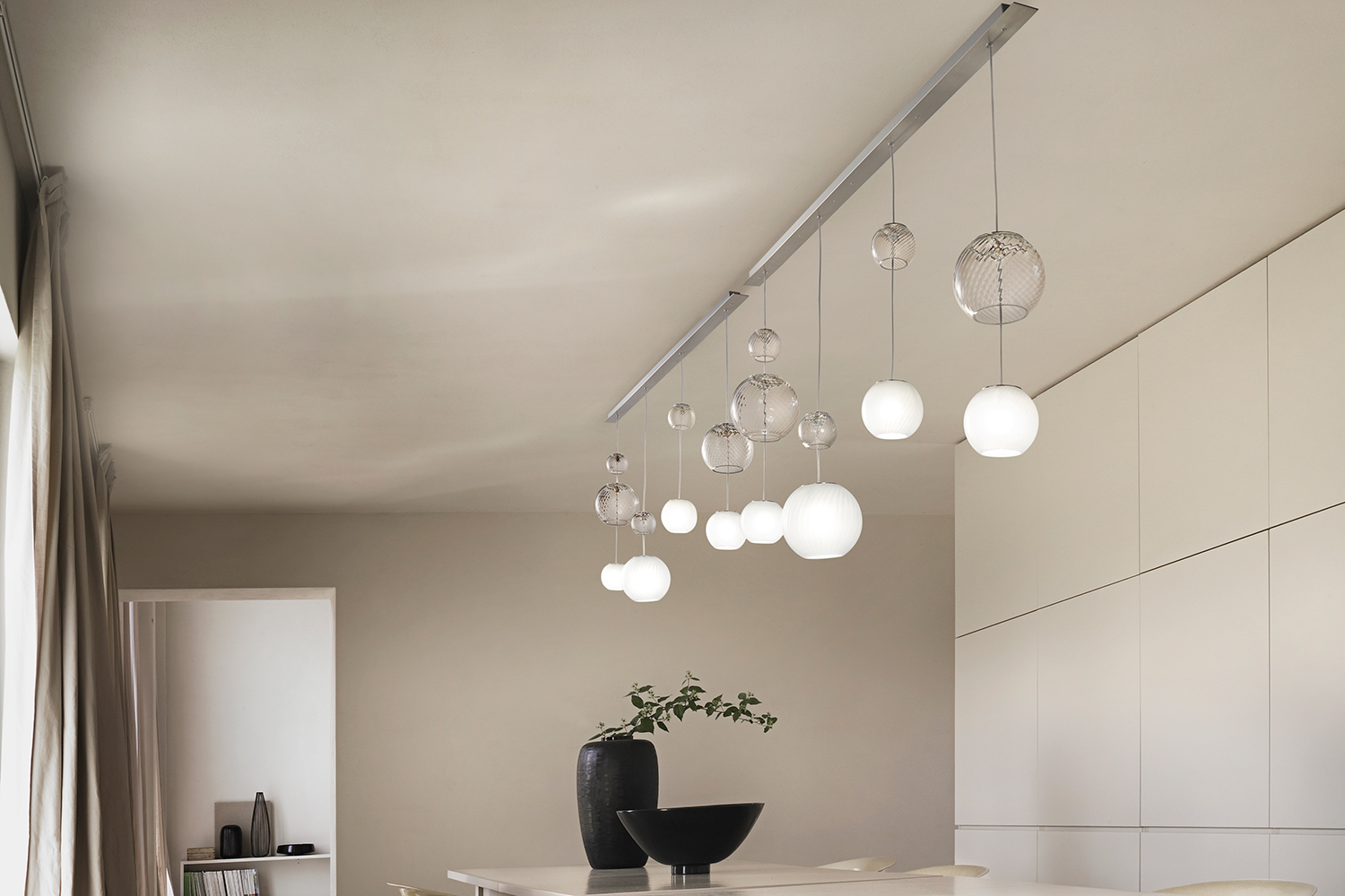 Oto Linear Suspension Light