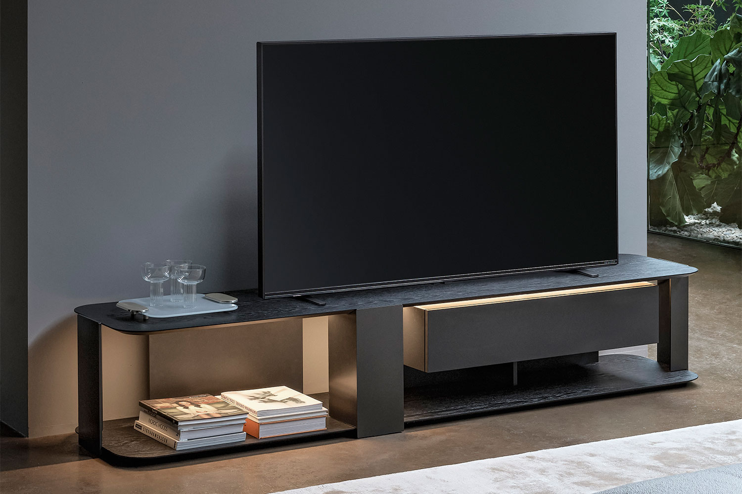 Paddle TV Stand