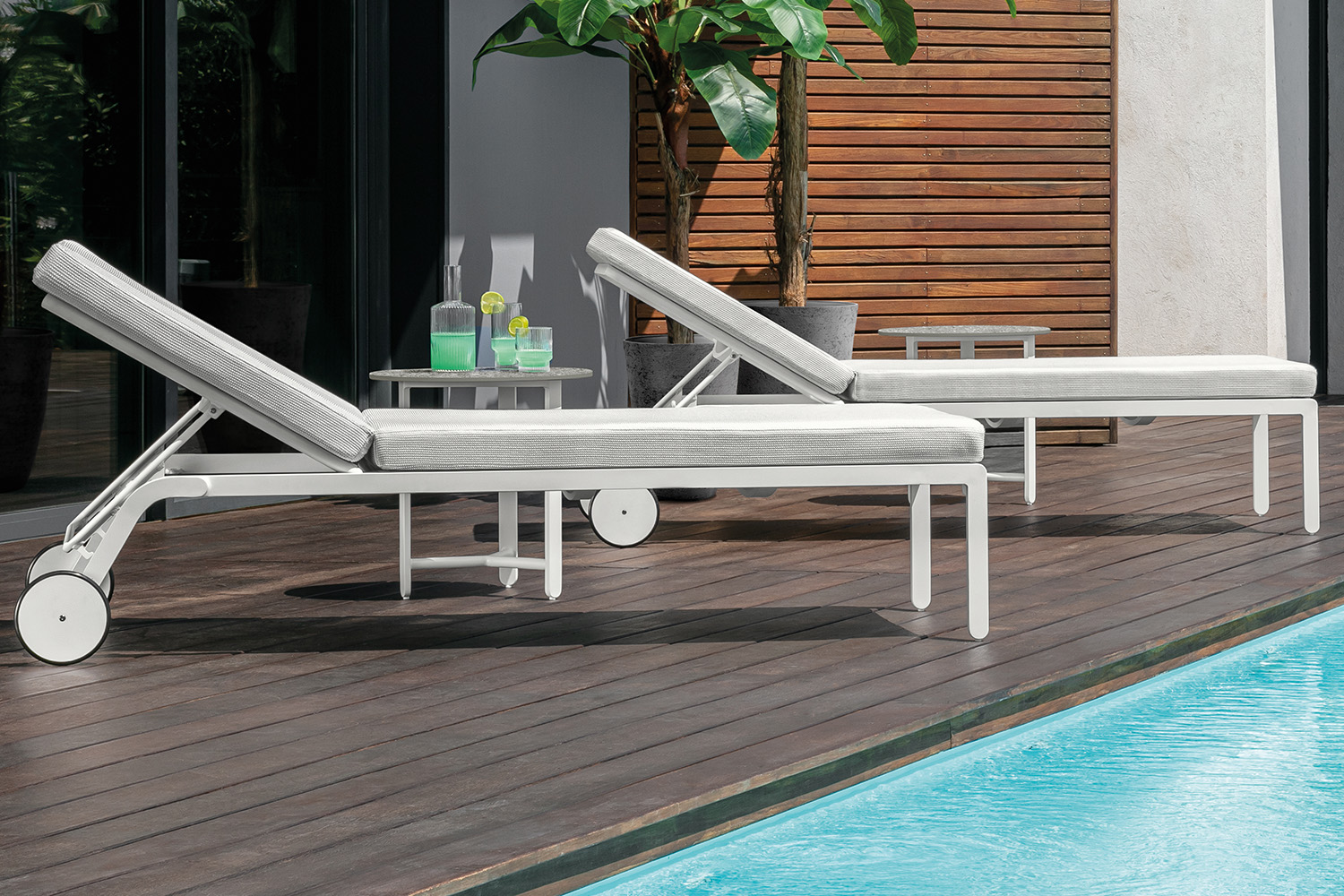 Riviera Chaise Lounge