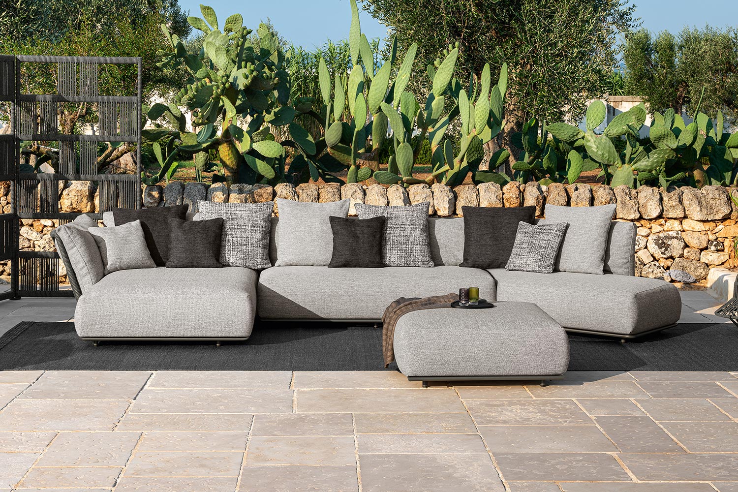 Scacco Angled Sectional Sofa with Chaise