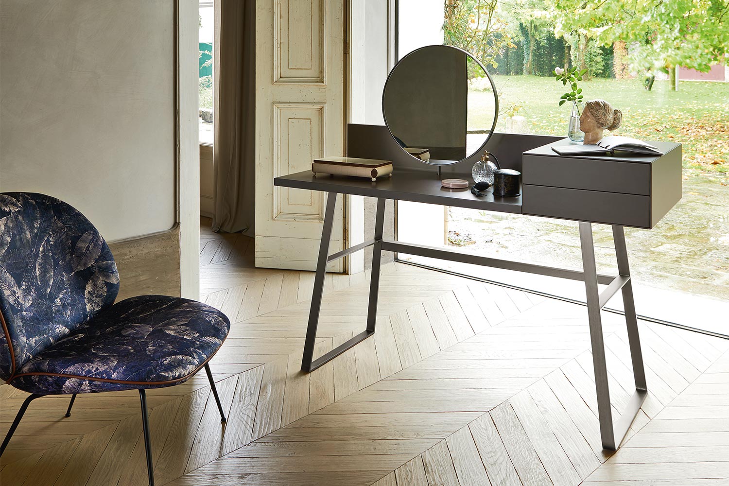 Segreto Vanity Table