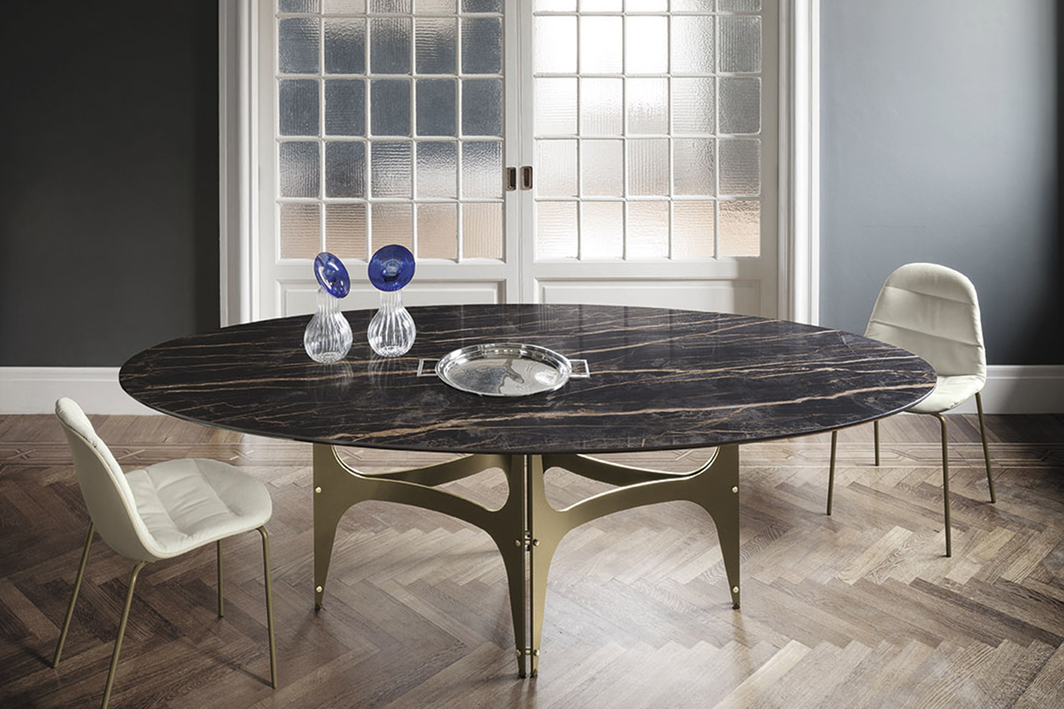 Universe Oval Dining Table
