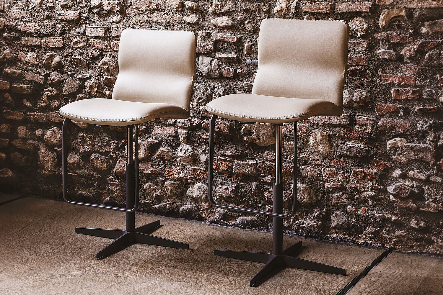 Victor X Counter Stool